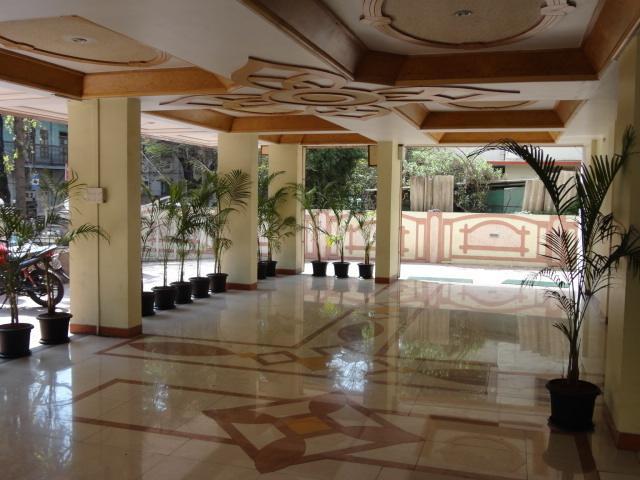 Om Sai Palace Hotel Pune Exterior photo
